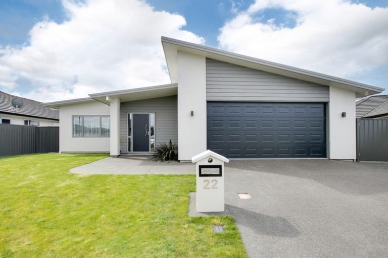 Photo of property in 22 Rakaia Way, Poraiti, Napier, 4112