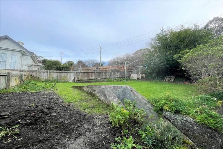 Photo of property in 1 Phillips Street, Kensington, Dunedin, 9011