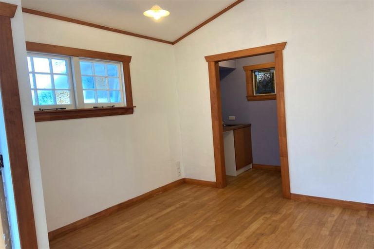 Photo of property in 12 Mangorei Road, Strandon, New Plymouth, 4312