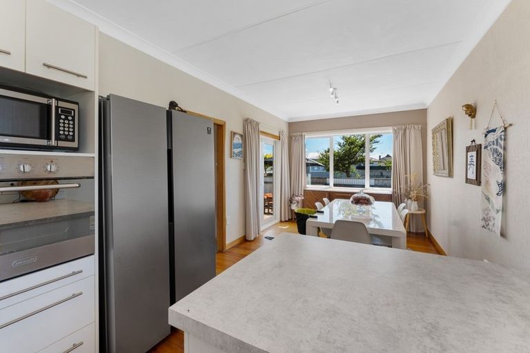 Photo of property in 38 Liverpool Street, Takaro, Palmerston North, 4412