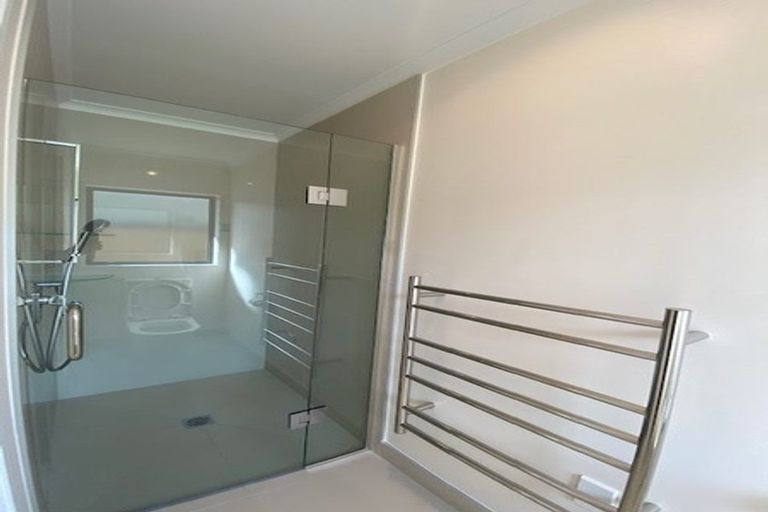 Photo of property in 12 Sample Road, Albany, Auckland, 0632