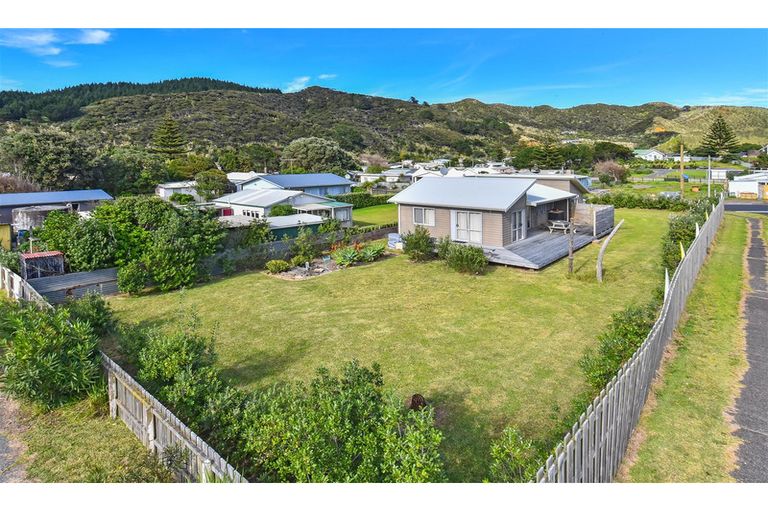 Photo of property in 22 Mission Road, Port Waikato, Tuakau, 2695