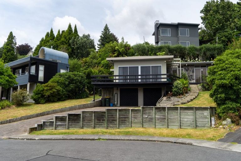 Photo of property in 14 Manahi Avenue, Kawaha Point, Rotorua, 3010