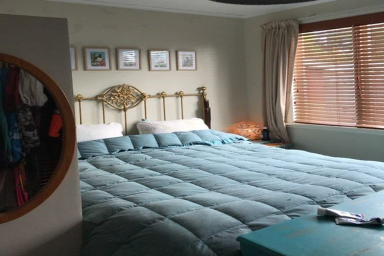 Photo of property in 94 Coronation Road, Mangere Bridge, Auckland, 2022