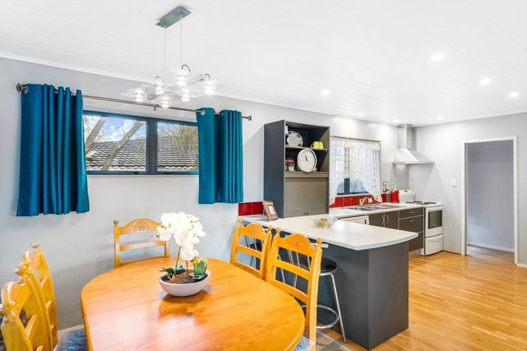 Photo of property in 43 Brightwater Crescent, Totara Park, Upper Hutt, 5018