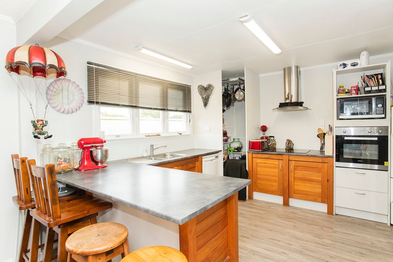 Photo of property in 12 Charles Street, Riverdale, Gisborne, 4010