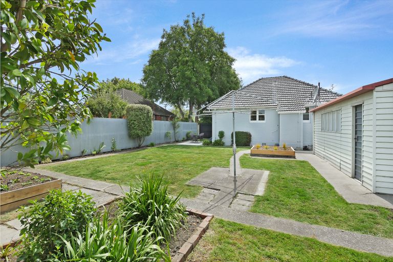 Photo of property in 3 Bateman Avenue, Bryndwr, Christchurch, 8053