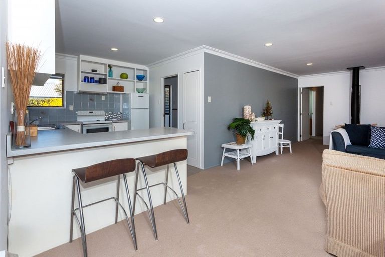 Photo of property in 59 Hahei Beach Road, Hahei, Whitianga, 3591