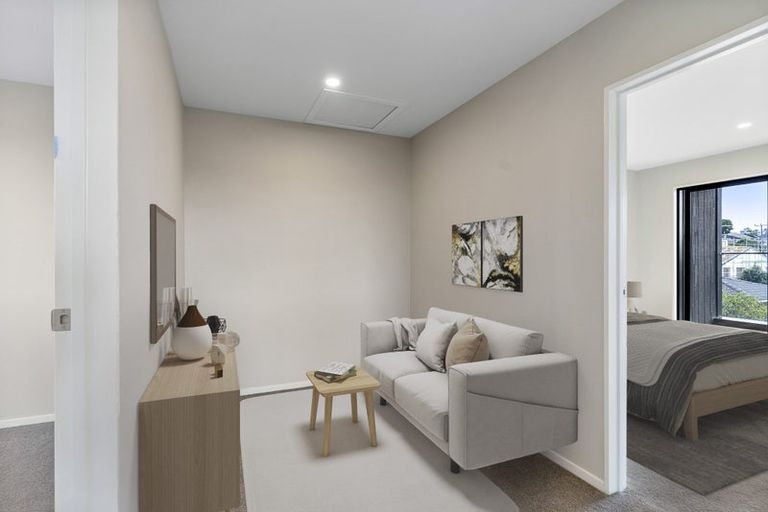 Photo of property in 5/64 Pupuke Road, Hillcrest, Auckland, 0627