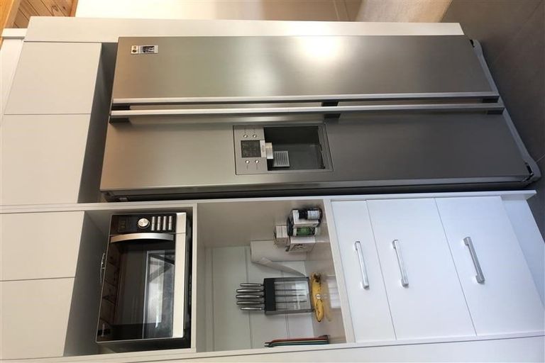 Photo of property in 16 Emlyn Place, Torbay, Auckland, 0630