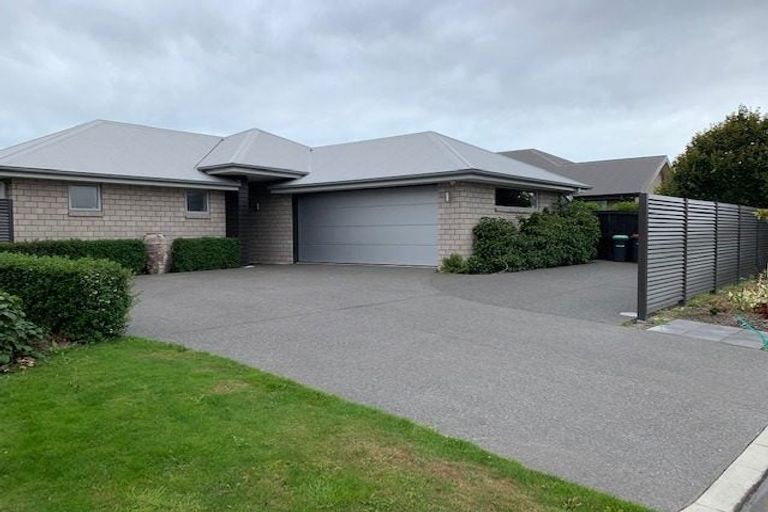 Photo of property in 40 Little Oaks Drive, Yaldhurst, Christchurch, 8042