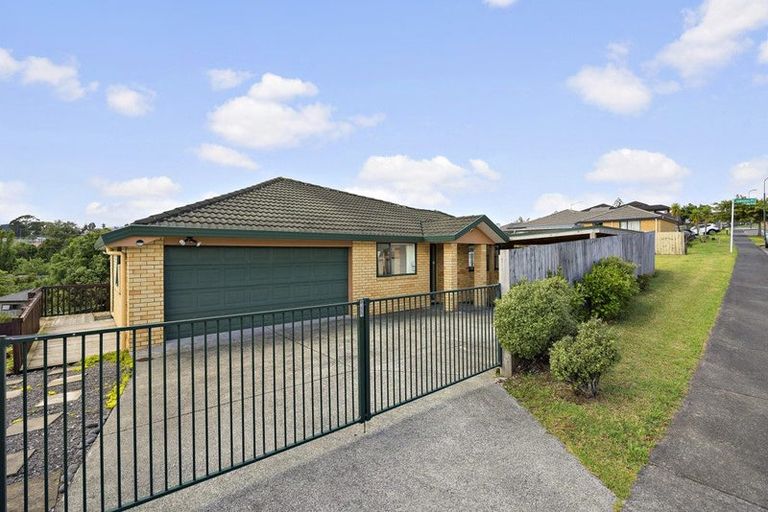 Photo of property in 21 Cartmel Avenue, Massey, Auckland, 0614