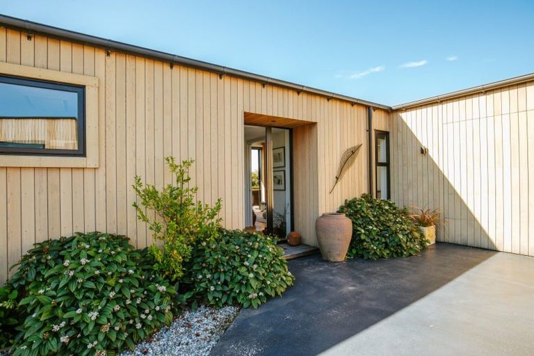 Photo of property in 24 Stackbrae Avenue, Wanaka, 9305
