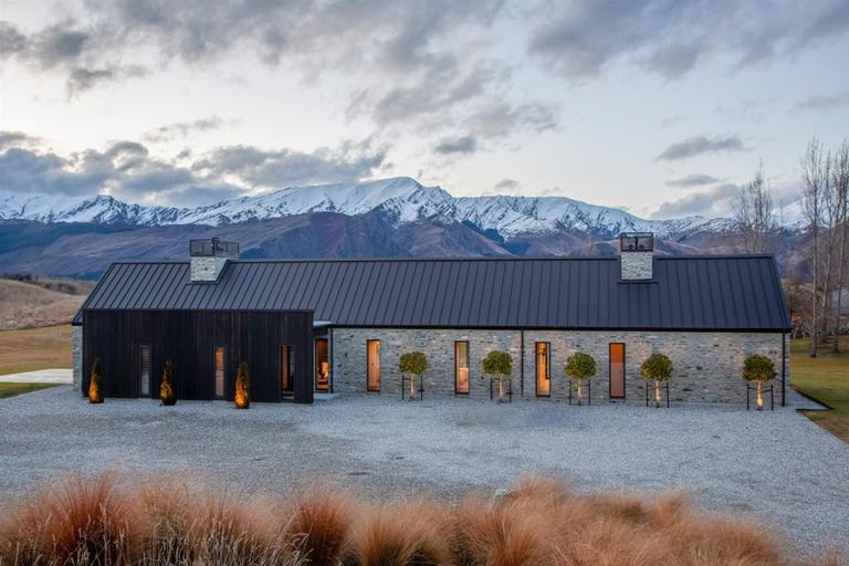 Photo of property in 7 Bendemeer Lane, Lake Hayes, Queenstown, 9371