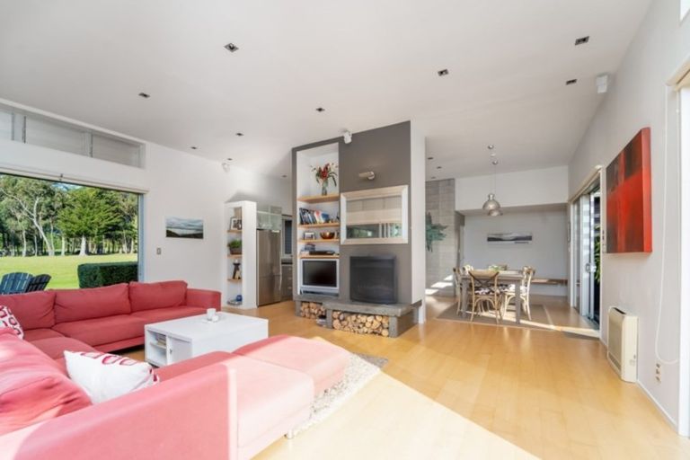 Photo of property in 101 Oxford Street, Martinborough, 5711