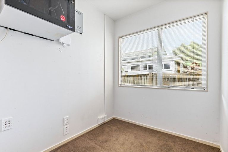 Photo of property in 90a Atkinson Road, Titirangi, Auckland, 0604