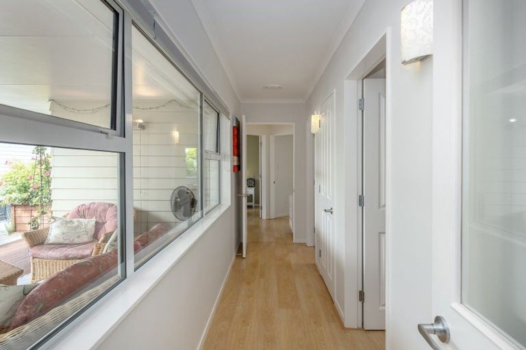 Photo of property in 28a Cotter Street, Greytown, 5712