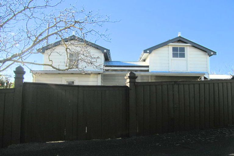 Photo of property in 9 Gladstone Road, Bluff Hill, Napier, 4110