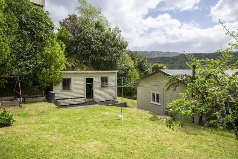Photo of property in 87 Milton Terrace, Picton, 7220