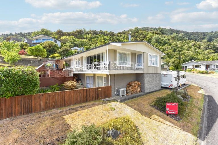 Photo of property in 14 Seaview Crescent, Picton, 7220