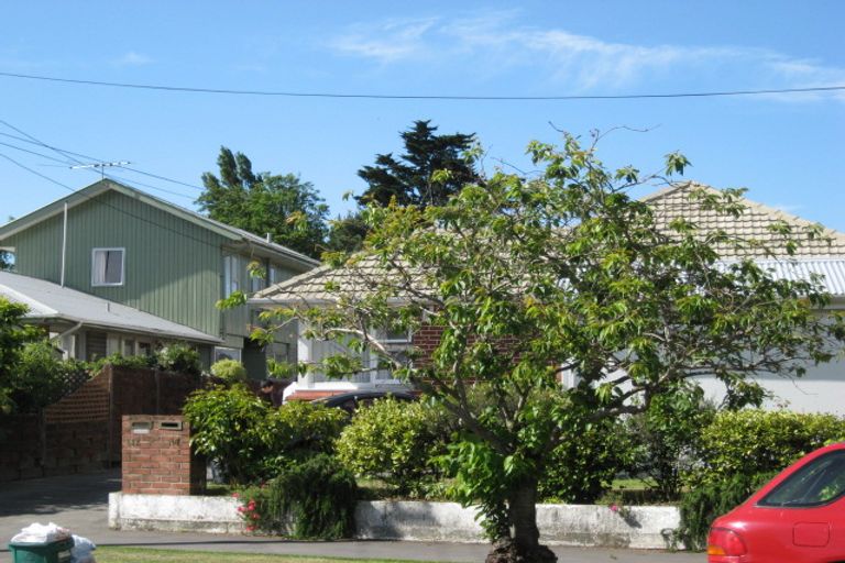 Photo of property in 2/14 Woodbury Street, Avonhead, Christchurch, 8042