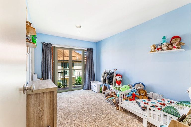 Photo of property in 30 Parkwood Crescent, Gulf Harbour, Whangaparaoa, 0930