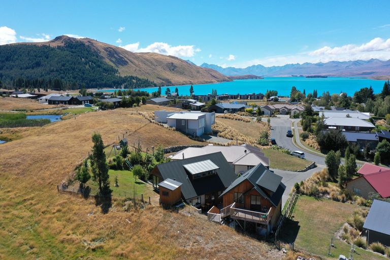 Photo of property in 1 Sams Place, Lake Tekapo, 7999