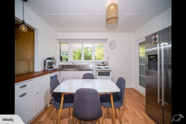 Photo of property in 28 Flinders Road, Heathcote Valley, Christchurch, 8022