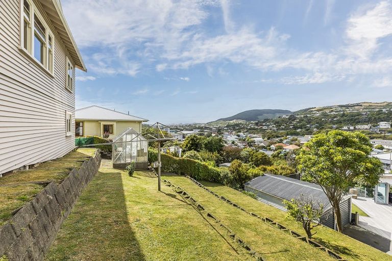 Photo of property in 4 Te Reinga View, Tawa, Wellington, 5028