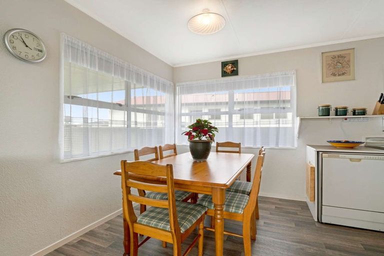 Photo of property in 19 Tainui Street, Castlecliff, Whanganui, 4501