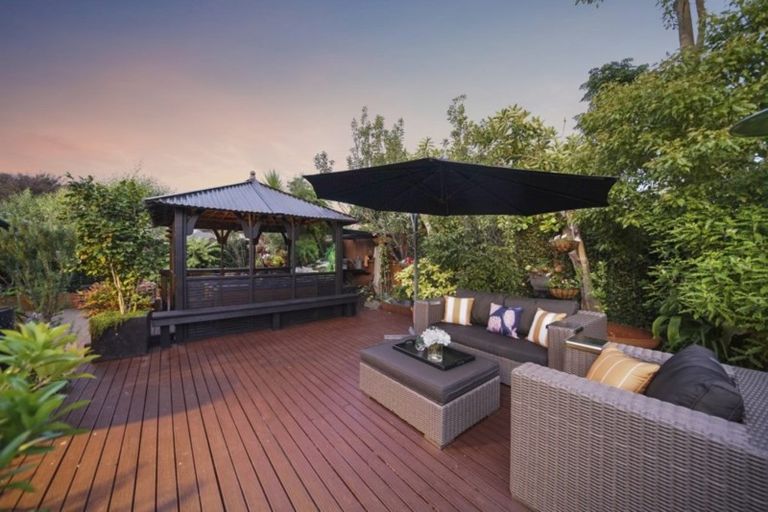 Photo of property in 20 Heyington Way, East Tamaki Heights, Auckland, 2016