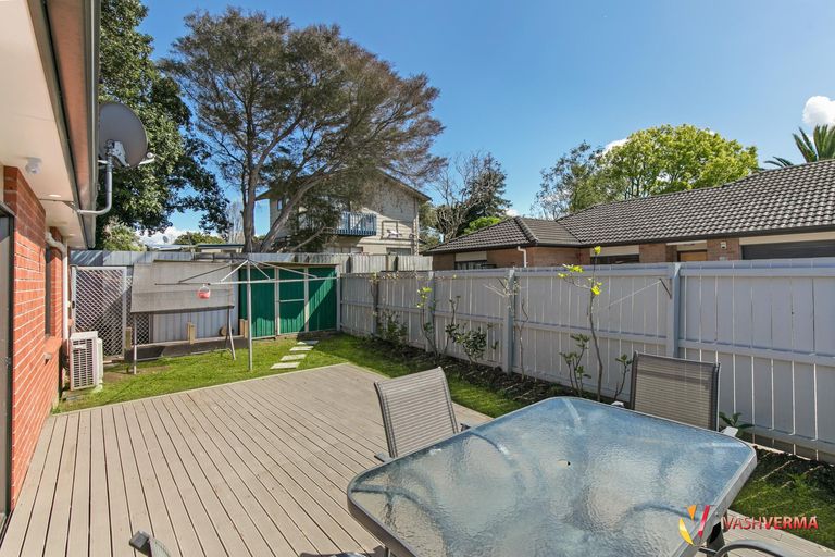 Photo of property in 10a Evans Road, Weymouth, Auckland, 2103