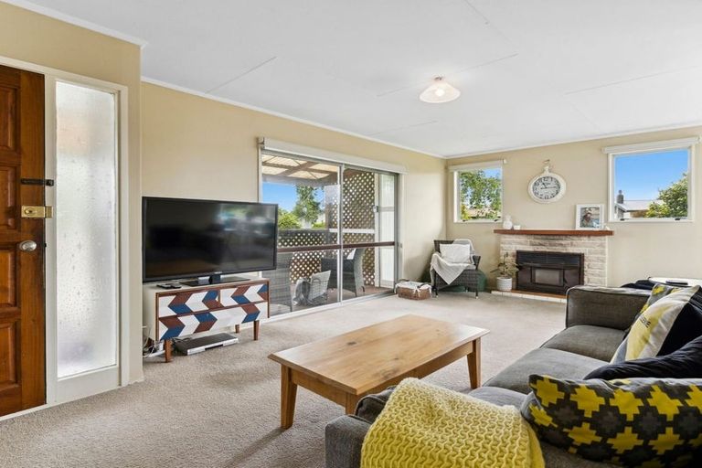 Photo of property in 23 Fisher Place, Carterton, 5713