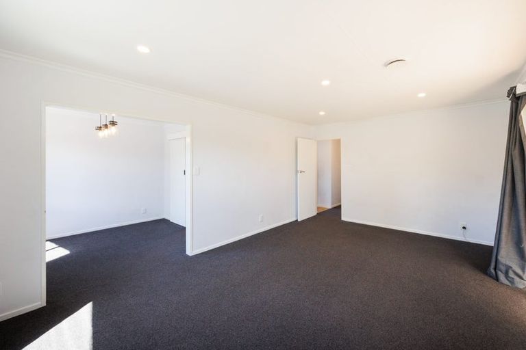 Photo of property in 14 Hillcrest Drive, Kelvin Grove, Palmerston North, 4414
