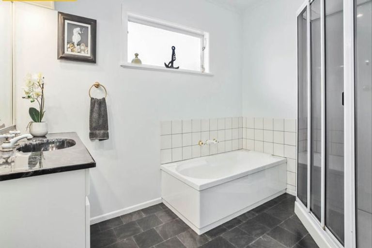 Photo of property in 7 Lawrence Crescent, Hillpark, Auckland, 2102