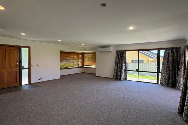 Photo of property in 8 Arataki Road, Havelock North, 4130