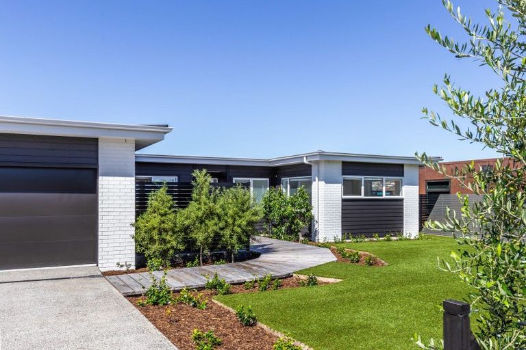 Photo of property in 15 Victory Drive, Wharewaka, Taupo, 3330