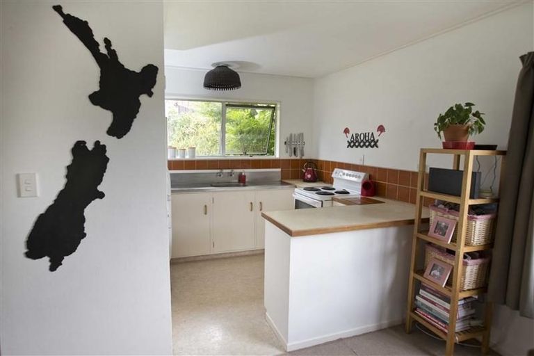 Photo of property in 34 Cumberland Crescent, Welcome Bay, Tauranga, 3112