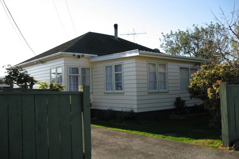 Photo of property in 35 Haig Street, Waterloo, Lower Hutt, 5011