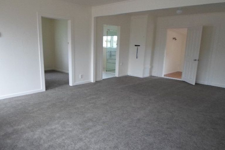 Photo of property in 5 Schnapper Rock Road, Greenhithe, Auckland, 0632