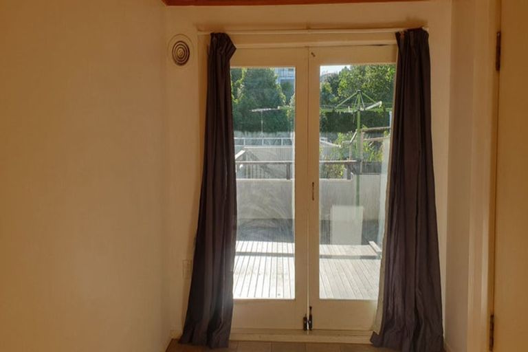 Photo of property in 36 Comins Crescent, Mission Bay, Auckland, 1071