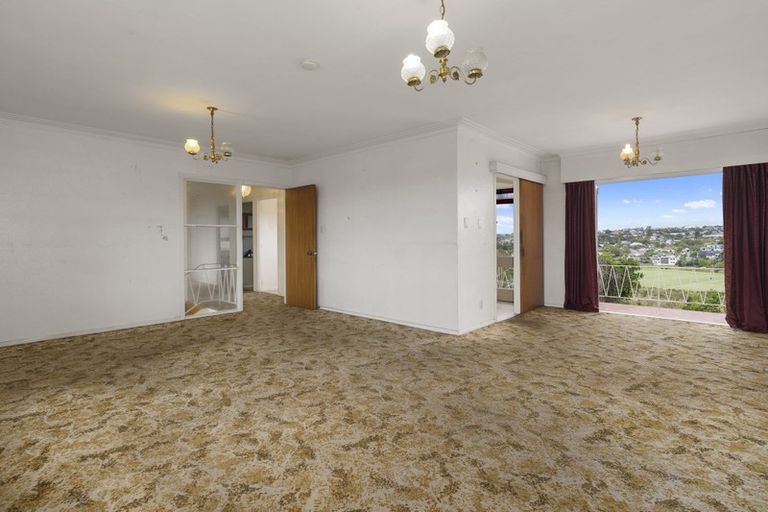 Photo of property in 100 Sylvan Avenue, Northcote, Auckland, 0627