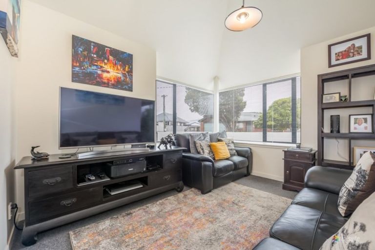 Photo of property in 26 Mcbain Grove, Avalon, Lower Hutt, 5011