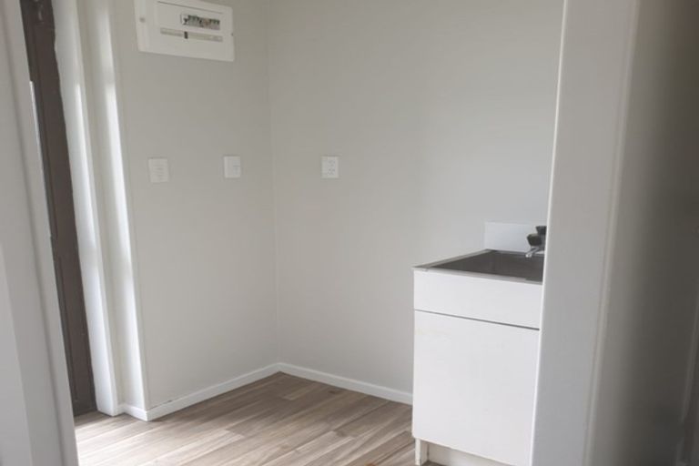 Photo of property in 14b Sandspit Road, Waiuku, 2123