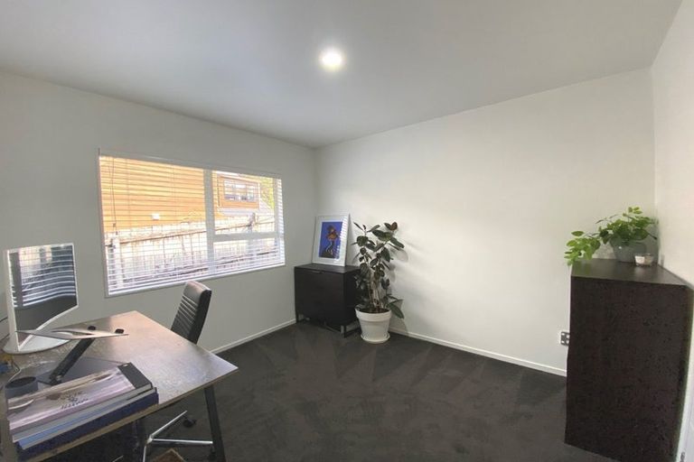 Photo of property in 76a Wade River Road, Stanmore Bay, Whangaparaoa, 0932