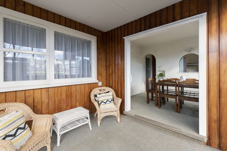 Photo of property in 81 Queenwood Road, Levin, 5510