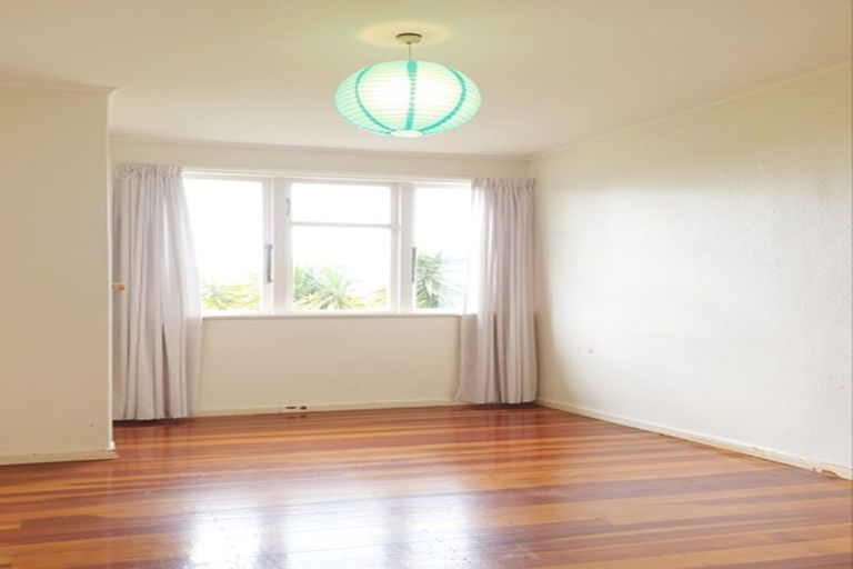 Photo of property in 2 Nutsey Avenue, Northcote, Auckland, 0627