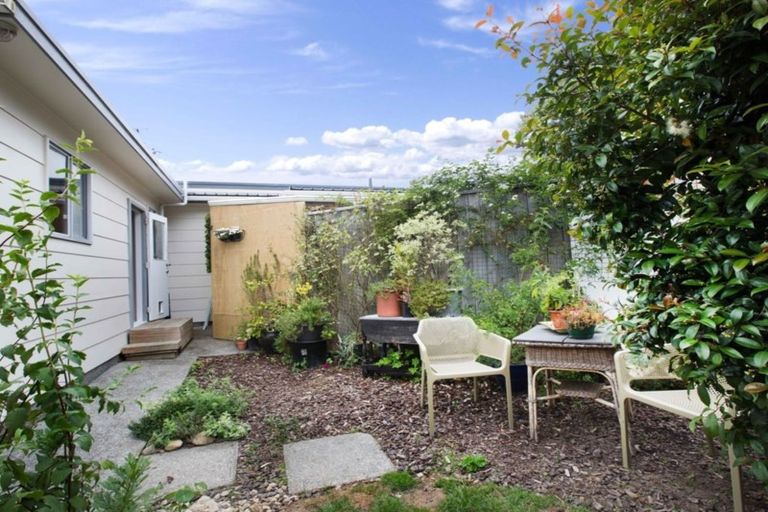 Photo of property in 71 Larsen Crescent, Tawa, Wellington, 5028