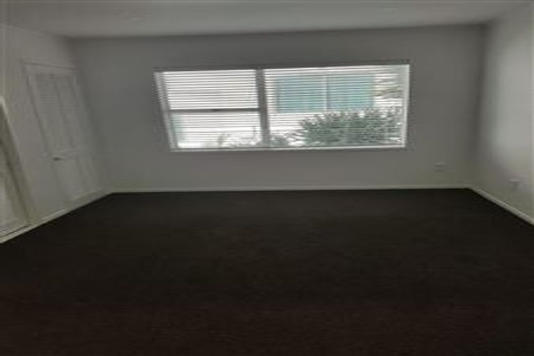 Photo of property in 2/12 Inga Road, Milford, Auckland, 0620