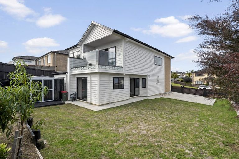 Photo of property in 137 Keri Vista Rise, Papakura, 2110